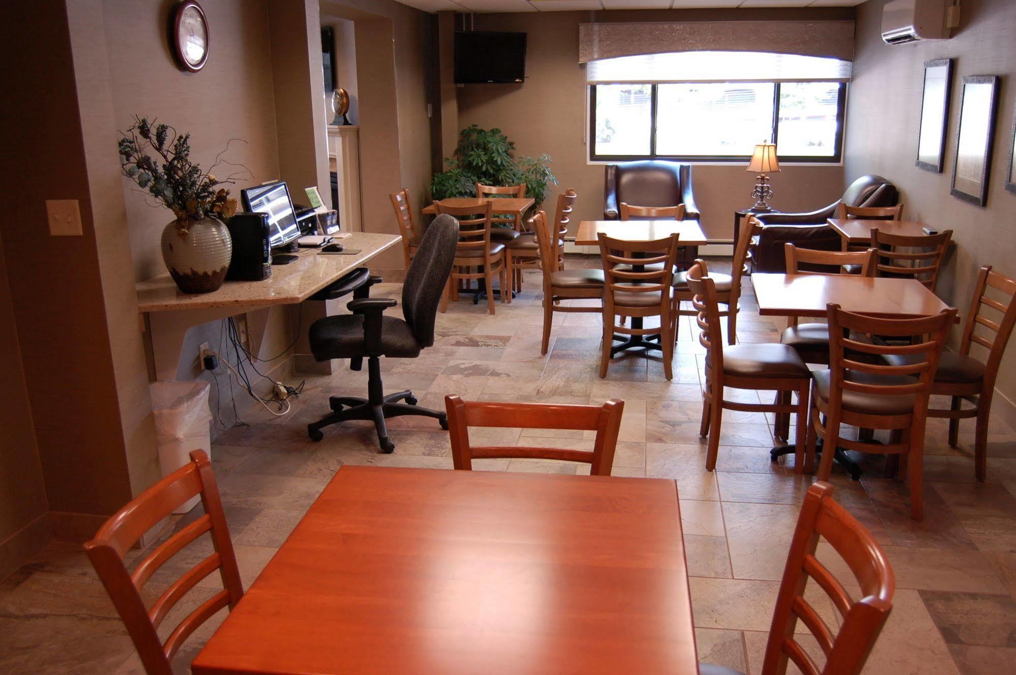 Brentwood Inn And Suites Rochester Extérieur photo